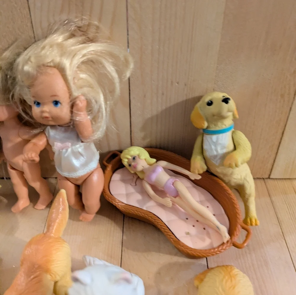 Assorted Small Pet Figurines 14 Pieces Pre-owned